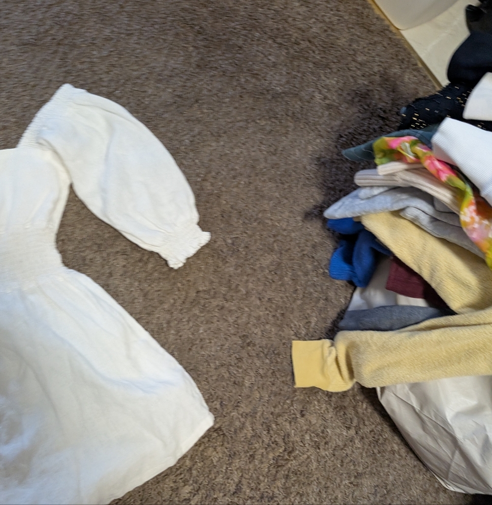 We Wore What 100% Linen Off Shoulder Romper White L/G Pockets - Picture 7 of 9